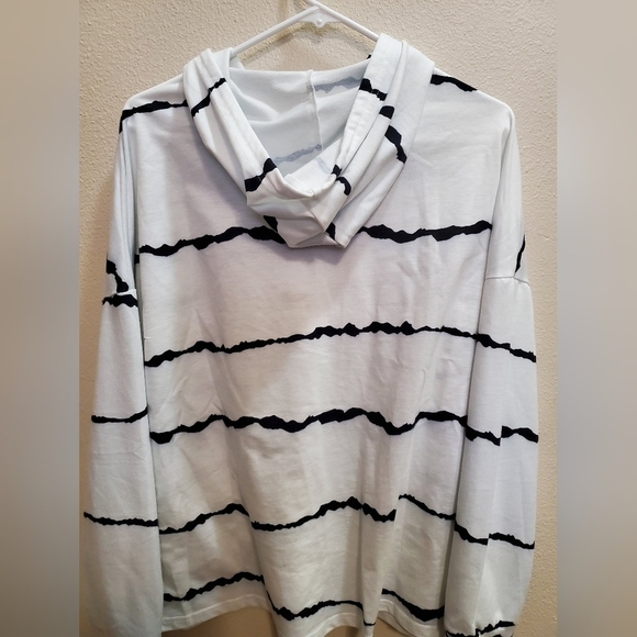 Black&White (Zebra Like) Striped Hoodie - Picture 5 of 15
